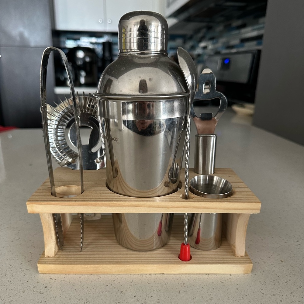 ❌SOLD❌Cocktail Kit & Cards
